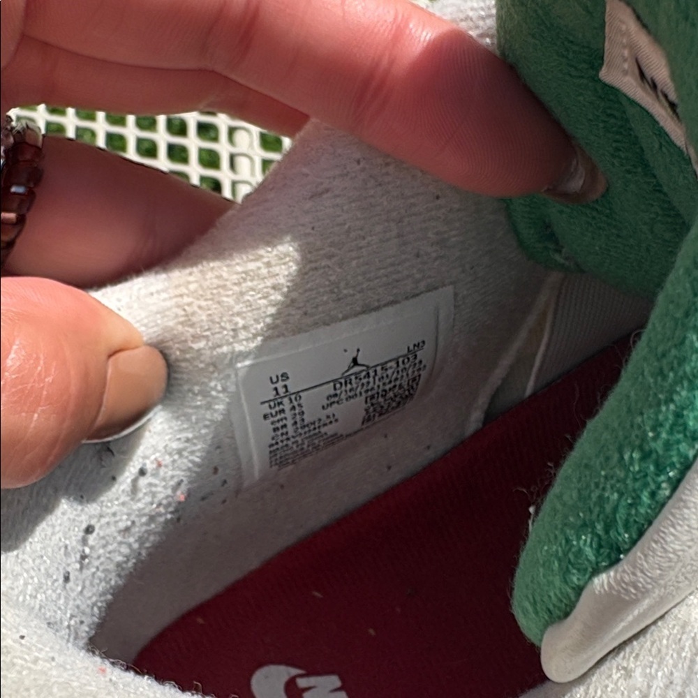 EUC Authentic Nike Jordan Retro SB Green & White - Picture 9 of 12
